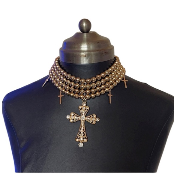 Gold Cross Pendant Necklace choker adjustable NWT faux gold - Picture 1 of 7